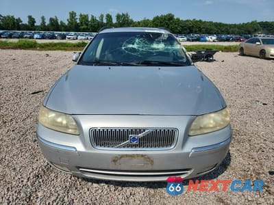 Piąte zdjęcie samochodu w środku: 2005 VOLVO V70 FWD VIN:YV1SW592352486558 - miniatura