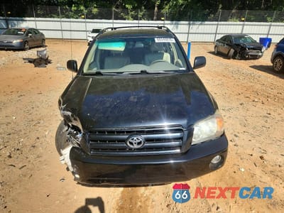 Piąte zdjęcie samochodu w środku: 2004 TOYOTA HIGHLANDER BASE VIN:JTEGD21A140094736 - miniatura