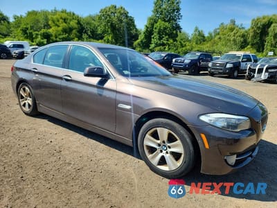 Czwarte zdjęcie samochodu z boku: 2013 BMW 528 XI VIN:WBAXH5C52DDW13194 - miniatura