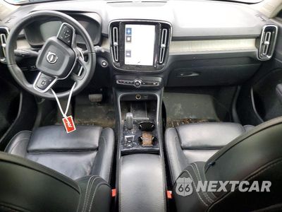 Zdjęcie 8 z 13 samochodu: 2019 VOLVO XC40 T5 INSCRIPTION VIN:YV4162UL8K2072796 - miniatura
