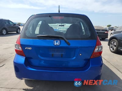 Zdjęcie 6 z 13 samochodu: 2008 HONDA FIT VIN:JHMGD38468S033675 - miniatura
