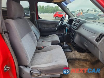 Zdjęcie 10 z 12 samochodu: 2000 NISSAN FRONTIER XE VIN:1N6DD26S6YC357328 - miniatura