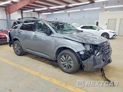 Czwarte zdjęcie samochodu z boku: 2026 NISSAN PATHFINDER SV VIN:5N1DR3BSXTC208313 - miniatura