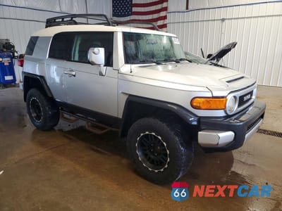 Czwarte zdjęcie samochodu z boku: 2007 TOYOTA FJ CRUISER BASE VIN:JTEZU11F870003089 - miniatura