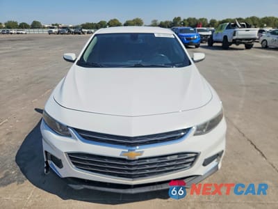 Piąte zdjęcie samochodu w środku: 2018 CHEVROLET MALIBU LT VIN:1G1ZD5ST3JF192019 - miniatura