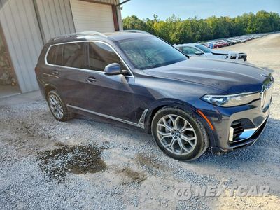 Czwarte zdjęcie samochodu z boku: 2019 BMW X7 XDRIVE50I VIN:5UXCX4C58KLS36385 - miniatura