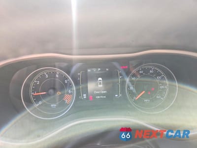 Zdjęcie 9 z 14 samochodu: 2015 JEEP CHEROKEE LATITUDE VIN:1C4PJMCB3FW645649 - miniatura