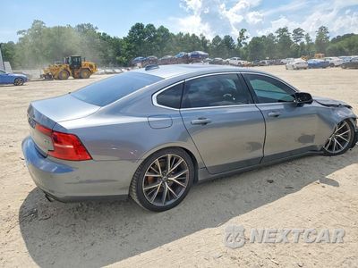 Trzecie zdjęcie samochodu z tyłu: 2018 VOLVO S90 T5 MOMENTUM VIN:LVY982AK1JP033103 - miniatura