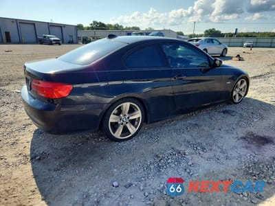 Trzecie zdjęcie samochodu z tyłu: 2011 BMW 328 I VIN:WBAKE3C52BE558518 - miniatura