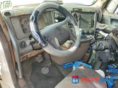 Zdjęcie 8 z 14 samochodu: 2017 FREIGHTLINER CASCADIA 125 VIN:3AKJGLDR9HSHY5381 - miniatura