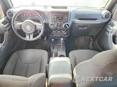 Zdjęcie 8 z 13 samochodu: 2017 JEEP WRANGLER UNLIMITED SPORT VIN:1C4BJWDG2HL521330 - miniatura