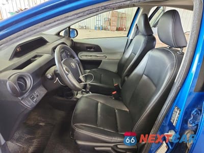 Zdjęcie 7 z 13 samochodu: 2012 TOYOTA PRIUS C FOUR VIN:JTDKDTB38C1013843 - miniatura