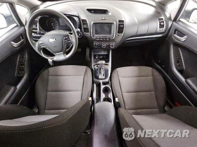 Zdjęcie 8 z 12 samochodu: 2017 KIA FORTE5 LX VIN:KNAFK5A85H5676509 - miniatura