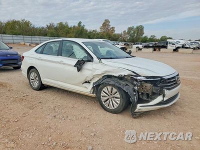 Czwarte zdjęcie samochodu z boku: 2019 VOLKSWAGEN JETTA S VIN:3VWCB7BU9KM213834 - miniatura