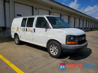 Czwarte zdjęcie samochodu z boku: 2013 CHEVROLET EXPRESS G1500 VIN:1GCSGAF44D1107976 - miniatura