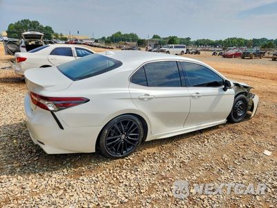 Trzecie zdjęcie samochodu z tyłu: 2022 TOYOTA CAMRY XSE VIN:4T1K61AK0NU030706 - miniatura