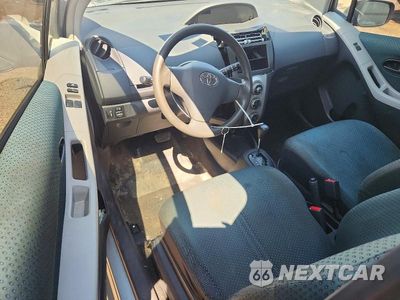 Zdjęcie 8 z 12 samochodu: 2008 TOYOTA YARIS BASE VIN:JTDJT923985185090 - miniatura