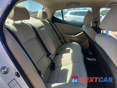 Zdjęcie 10 z 13 samochodu: 2015 KIA OPTIMA LX VIN:KNAGM4A7XF5592229 - miniatura