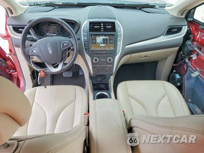 Zdjęcie 8 z 14 samochodu: 2019 LINCOLN MKC VIN:5LMCJ1C90KUL18909 - miniatura