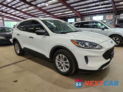 Czwarte zdjęcie samochodu z boku: 2021 FORD ESCAPE S VIN:1FMCU0F65MUA26021 - miniatura