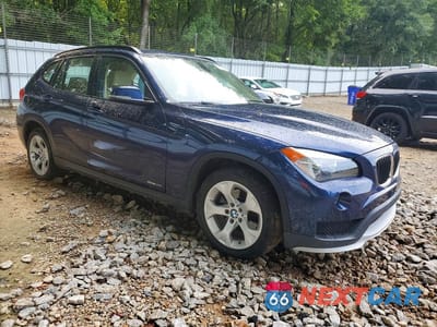 Czwarte zdjęcie samochodu z boku: 2015 BMW X1 SDRIVE28I VIN:WBAVM1C56FV315465 - miniatura
