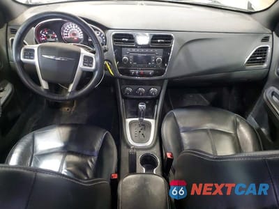 Zdjęcie 8 z 12 samochodu: 2013 CHRYSLER 200 LIMITED VIN:1C3CCBCG5DN520992 - miniatura