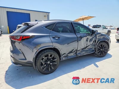 Trzecie zdjęcie samochodu z tyłu: 2024 LEXUS NX 350 F SPORT HANDLING VIN:2T2KGCEZ0RC058203 - miniatura