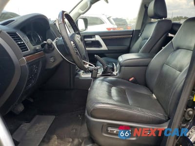 Zdjęcie 7 z 12 samochodu: 2019 TOYOTA LAND CRUISER VX-R VIN:JTMCY7AJ6K4078056 - miniatura
