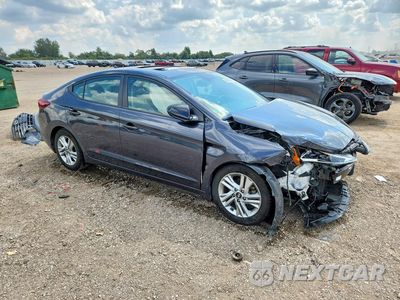 Czwarte zdjęcie samochodu z boku: 2020 HYUNDAI ELANTRA VALUE EDITION VIN:5NPD84LF8LH562771 - miniatura