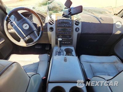 Zdjęcie 8 z 12 samochodu: 2007 LINCOLN MARK LT VIN:5LTPW16577FJ00963 - miniatura