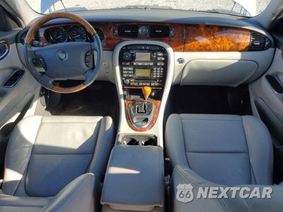Zdjęcie 8 z 12 samochodu: 2004 JAGUAR XJ8 VIN:SAJWA71C84SG14480 - miniatura