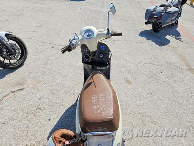 Zdjęcie 6 z 9 samochodu: 2021 GENUINE SCOOTER CO. BUDDY KICK VIN:RFVJFJ108M1002432 - miniatura