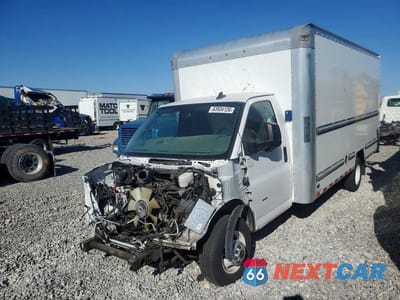 2022 GMC SAVANA BOX TRUCK 7GZ37TC74NN011826 - główne zdjęcie licytacji z USA - miniatura