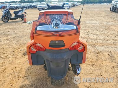 Czwarte zdjęcie samochodu z boku: 2019 CAN-AM SPYDER ROADSTER RT VIN:2BXNBDD2XKV000977 - miniatura