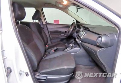 Piąte zdjęcie samochodu w środku: 2024 NISSAN KICKS S VIN:3N1CP5BVXRL533748 - miniatura