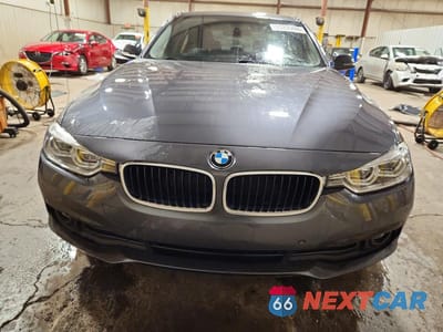 Piąte zdjęcie samochodu w środku: 2018 BMW 320 XI VIN:WBA8A3C51JA499568 - miniatura