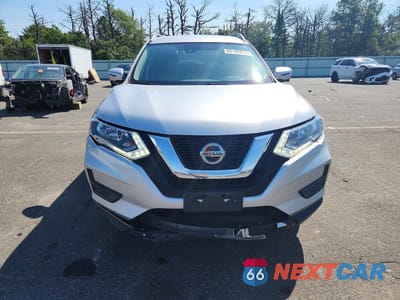 Piąte zdjęcie samochodu w środku: 2019 NISSAN ROGUE SV VIN:JN8AT2MV3KW401866 - miniatura