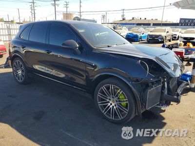 Czwarte zdjęcie samochodu z boku: 2017 PORSCHE CAYENNE SE HYBRID PLATINUM VIN:WP1AE2A21HLA72075 - miniatura