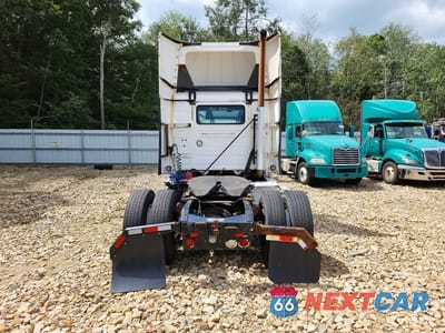Zdjęcie 6 z 13 samochodu: 2017 VOLVO VNL SEMI TRUCK VIN:4V4N39TG1HN987964 - miniatura