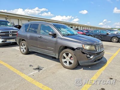 Czwarte zdjęcie samochodu z boku: 2016 JEEP COMPASS LATITUDE VIN:1C4NJDEB4GD657892 - miniatura