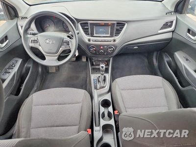 Zdjęcie 8 z 12 samochodu: 2018 HYUNDAI ACCENT SE VIN:3KPC24A39JE014950 - miniatura
