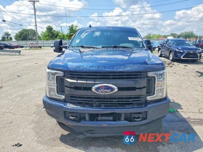 Piąte zdjęcie samochodu w środku: 2019 FORD F250 SUPER DUTY VIN:1FT7W2A62KEG06210 - miniatura