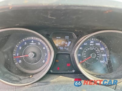 Zdjęcie 9 z 12 samochodu: 2016 HYUNDAI ELANTRA VALUE EDITION VIN:5NPDH4AE9GH763417 - miniatura