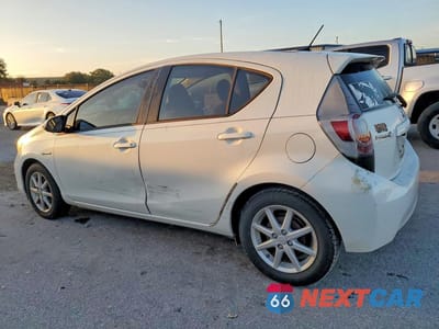 Drugie zdjęcie samochodu z przodu: 2012 TOYOTA PRIUS C THREE VIN:JTDKDTB31C1508854 - miniatura