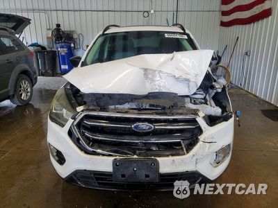 Piąte zdjęcie samochodu w środku: 2017 FORD ESCAPE SE VIN:1FMCU9GD5HUA07105 - miniatura