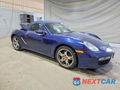 Czwarte zdjęcie samochodu z boku: 2006 PORSCHE BOXSTER VIN:WP0CA29836U712650 - miniatura