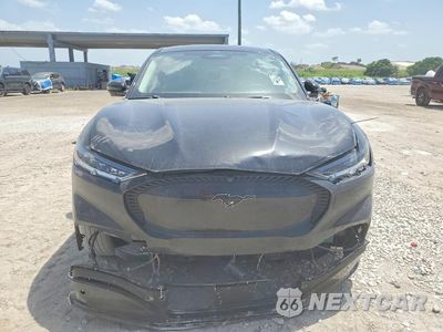 Piąte zdjęcie samochodu w środku: 2022 FORD MUSTANG MACH-E SELECT VIN:3FMTK1RM8NMA11766 - miniatura