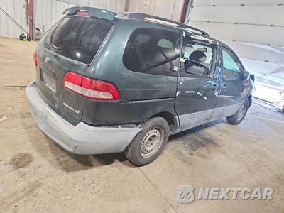 Trzecie zdjęcie samochodu z tyłu: 2002 TOYOTA SIENNA LE VIN:4T3ZF13C42U457801 - miniatura