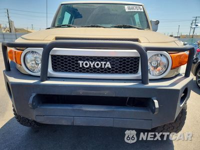 Piąte zdjęcie samochodu w środku: 2011 TOYOTA FJ CRUISER BASE VIN:JTEZU4BF5BK011292 - miniatura