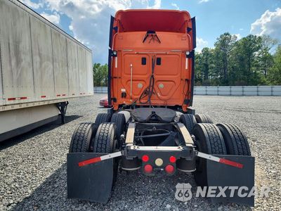 Zdjęcie 6 z 13 samochodu: 2014 FREIGHTLINER CASCADIA - SEMI TRUCK VIN:1FUGGLD5XELFK3349 - miniatura